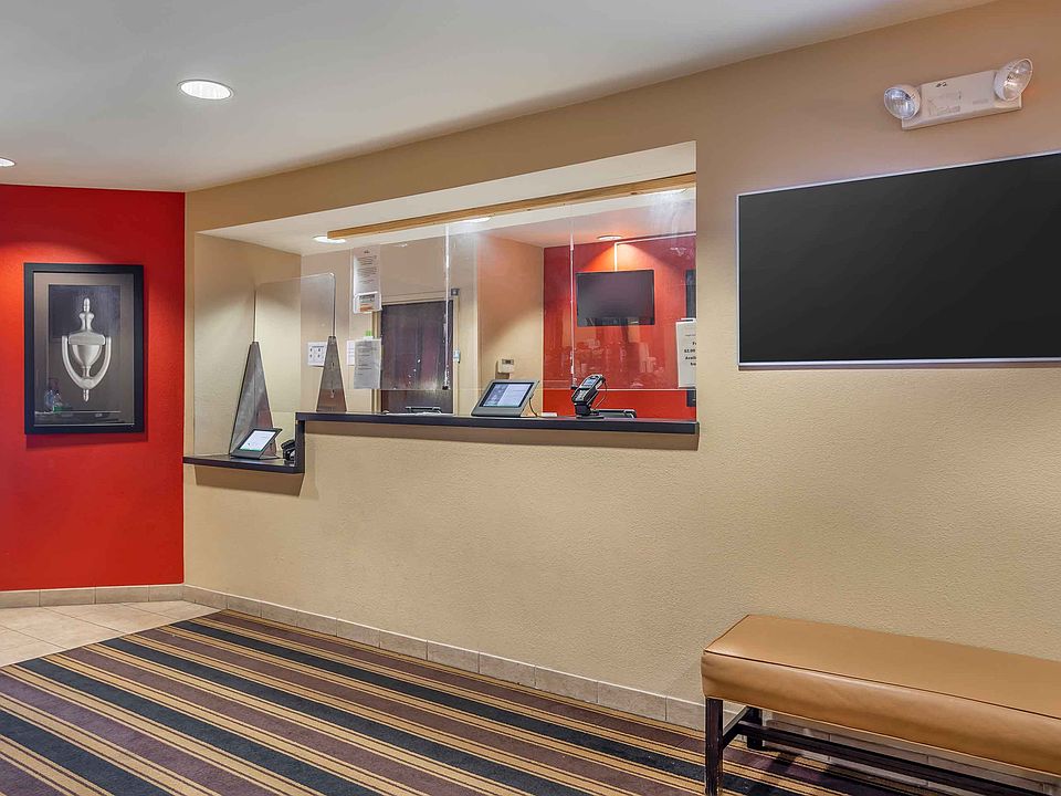 Lobby and Guest Check-in