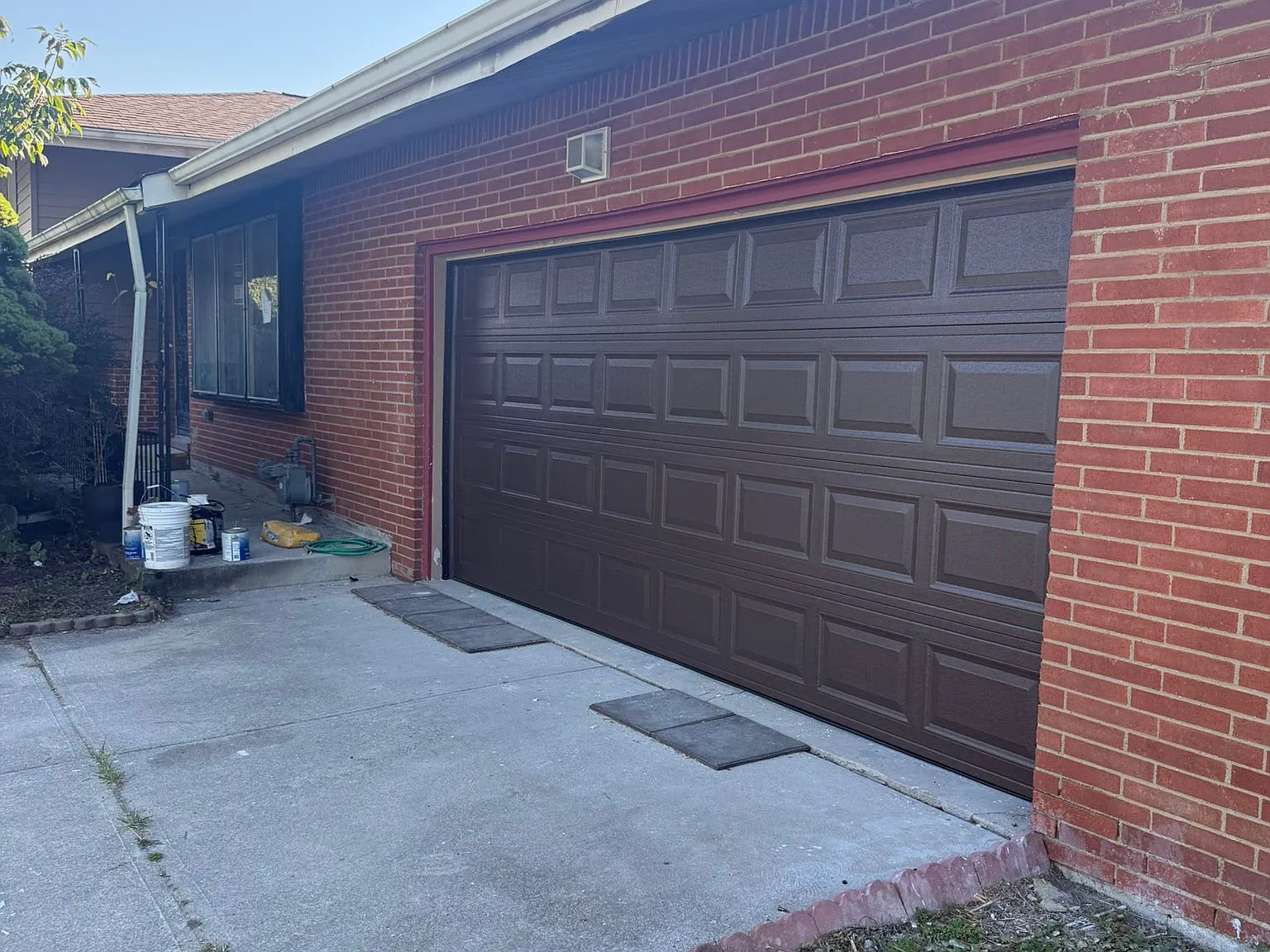 4 bed, 1936 sqft, $2,500 — Photo 1