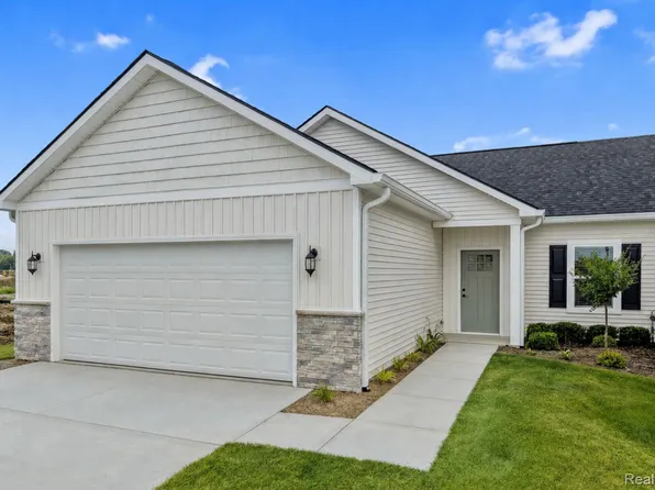 2242 Gilder Dr, Howell, MI 48843