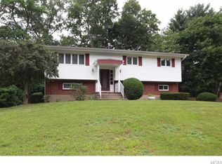 32 Albert Dr, Monsey, NY 10952