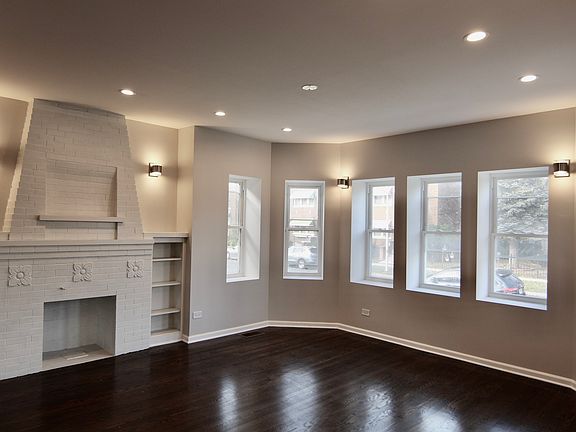 3rd image of 8101 S Blackstone Ave