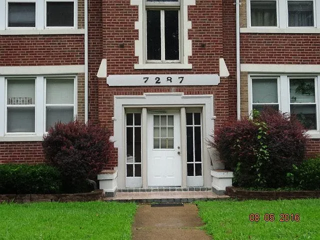 7287 Delmar Boulevard — Photo 2