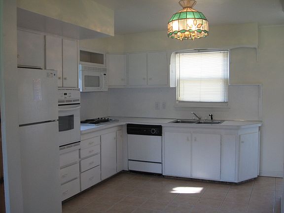Ceramic Kitchen