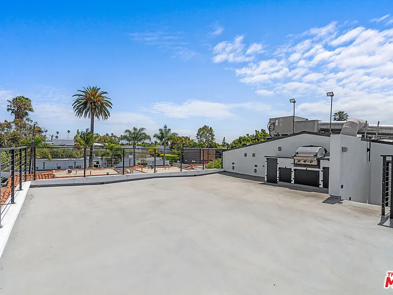 656 California Ave — Photo 29