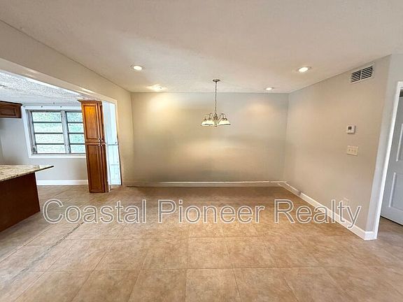 4th image of 3944 E Eden Roc Cir