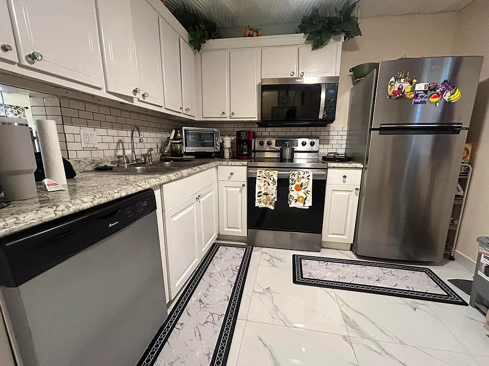 300 NE 26th Ave #113