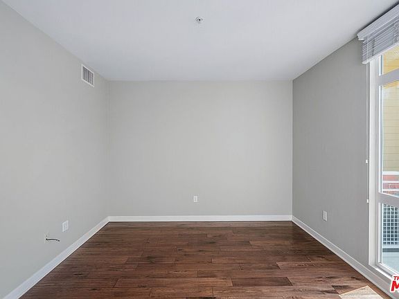 5th image of 21301 Erwin St Unit 508