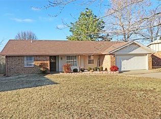 337 Ridgecrest Ct, Bartlesville, OK 74006