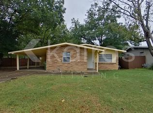 2106 Skylark Dr, Arlington, TX 76010