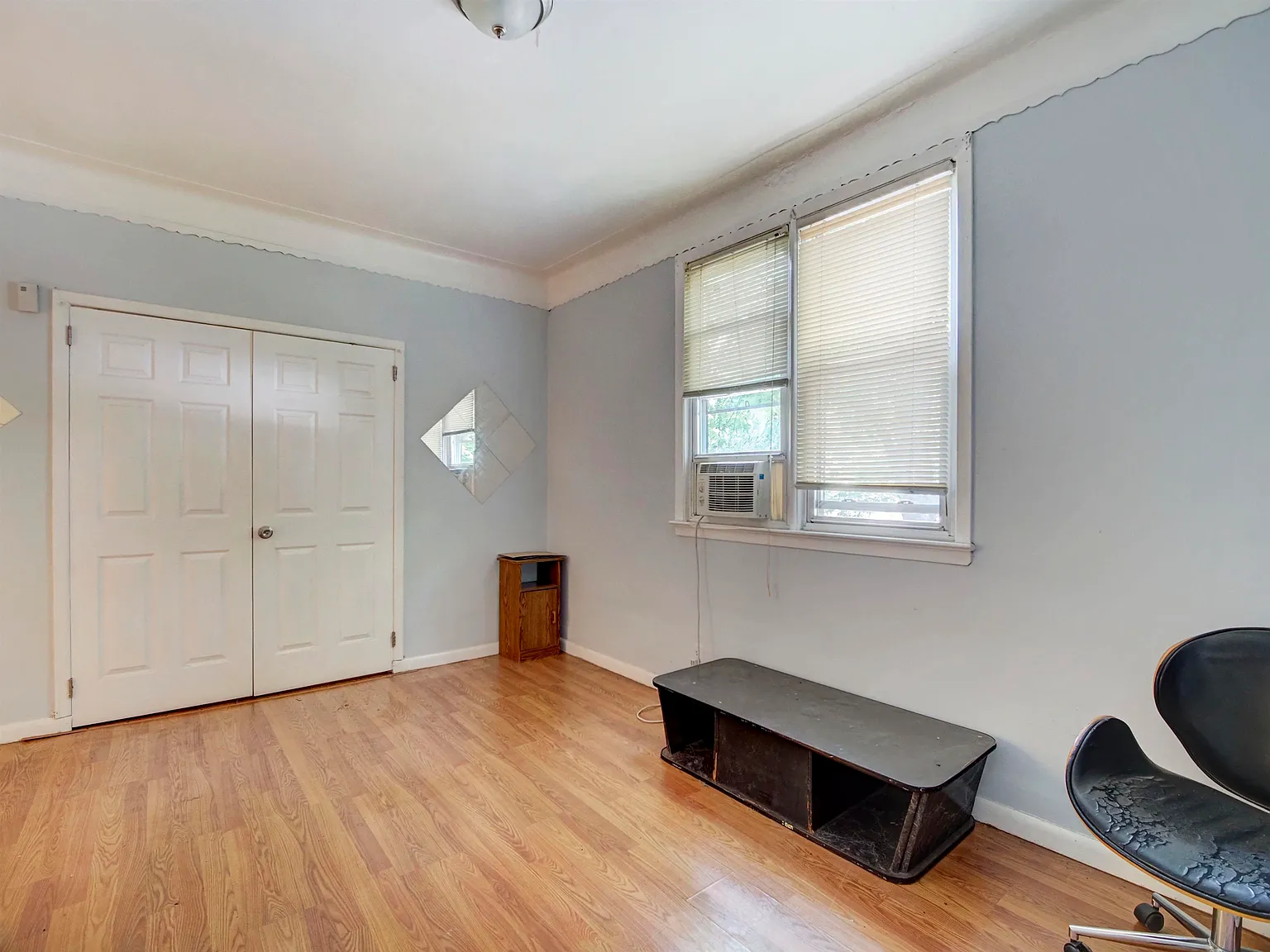 3 bed, 1.5 bath, $2,500 — Photo 3