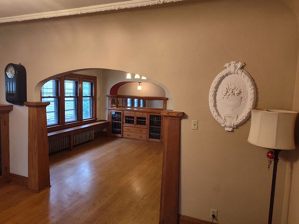 2nd image of 1527 S 10th St