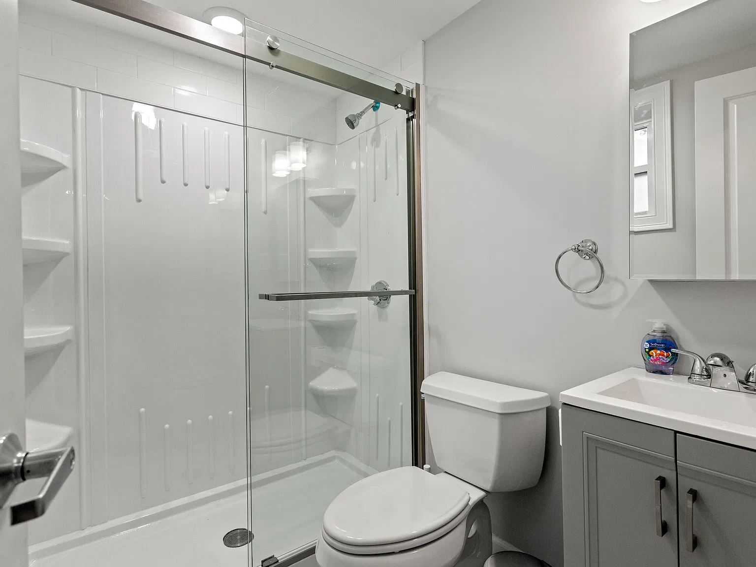 1 bed, 1200 sqft, $1,800 — Photo 4