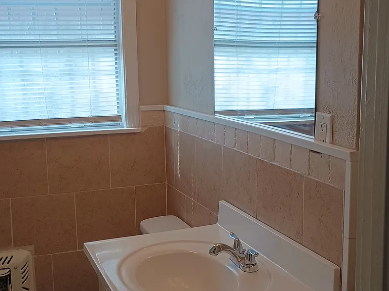 3717 Myrtle St — Photo 21