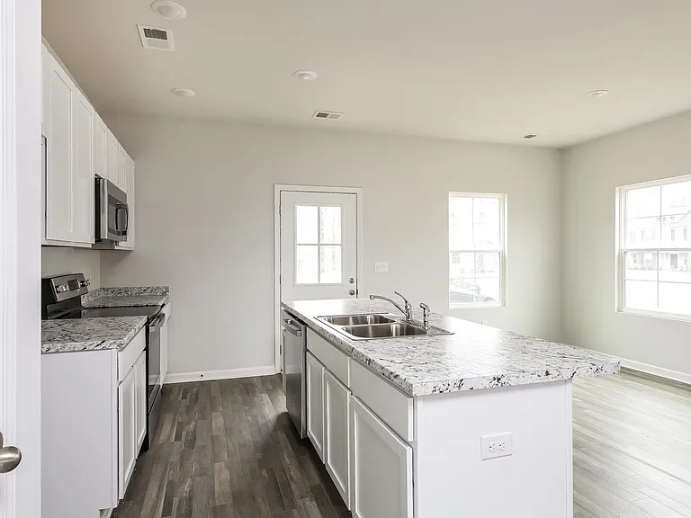 112 Pendleton Place Way — Photo 2