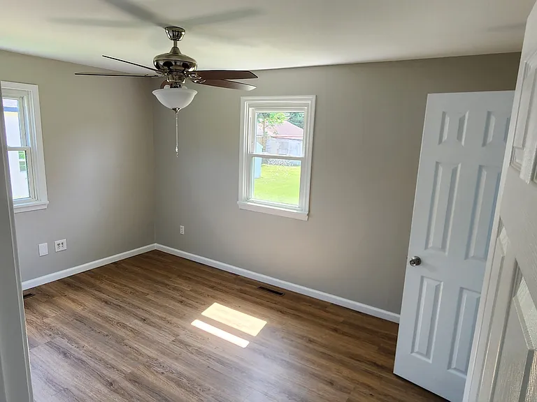 407 Maryland Ave — Photo 7
