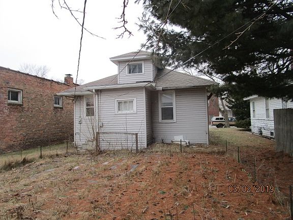 3rd image of 1826 Leer St