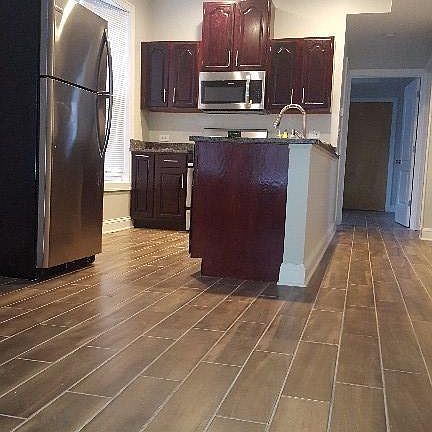 3rd image of 3136 W Franklin Blvd