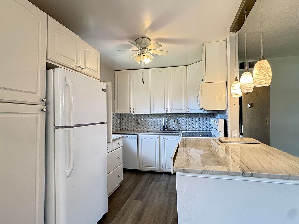 1st image of 220 Seville J