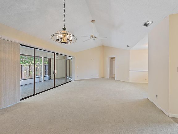 5th image of 1127 E Seminole Avenue #14d
