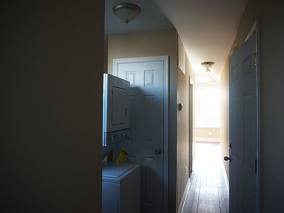 3rd image of 4013 Lancaster Ave Floor 2
