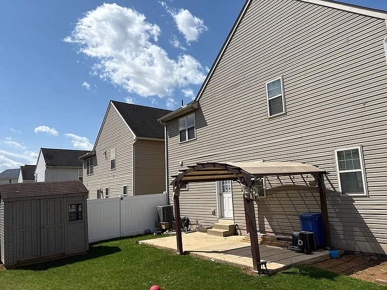 720 Strayer Dr — Photo 6