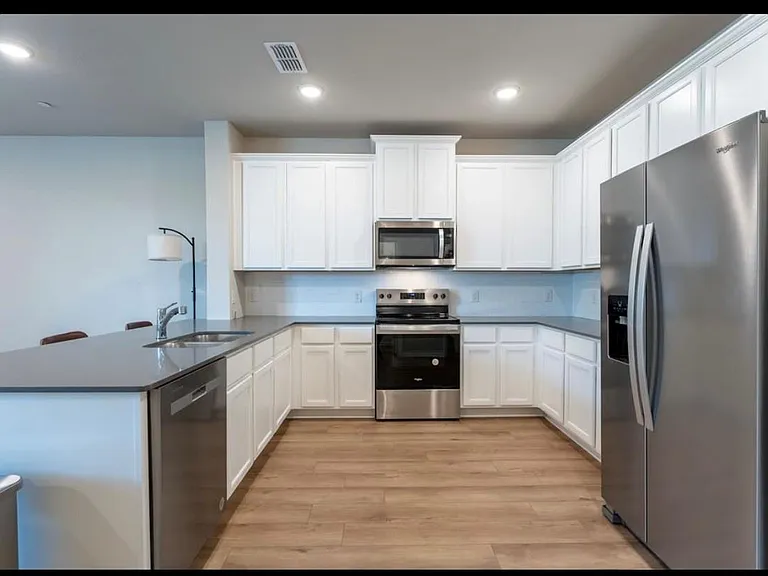 2969 Baneberry Ln — Photo 6