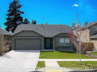 1069 SE 6th St, Bend, OR 97702