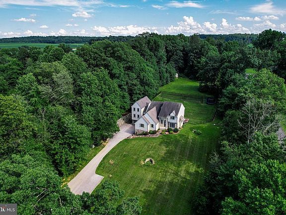 3rd image of 4586 Sportsman Club Rd