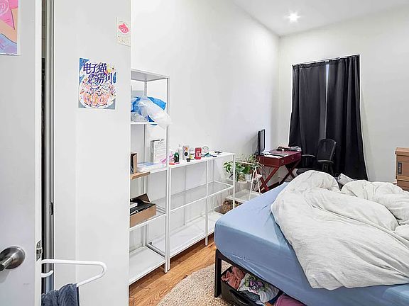 4th image of 140 Weirfield St Floor 1