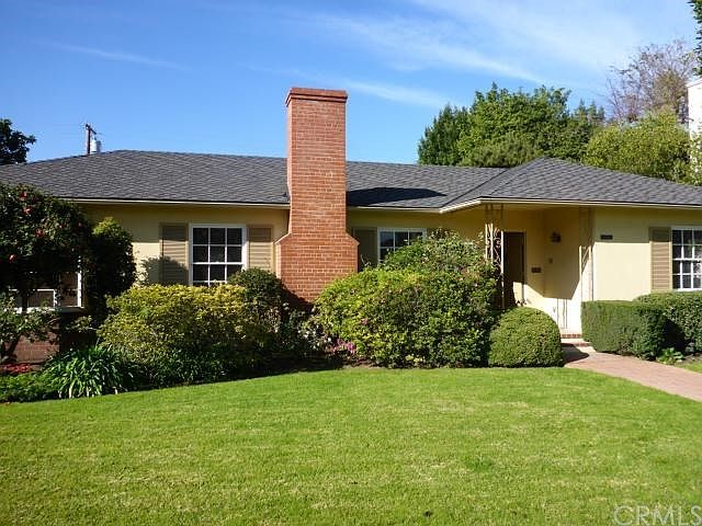 62' frontage, single story, large family home.