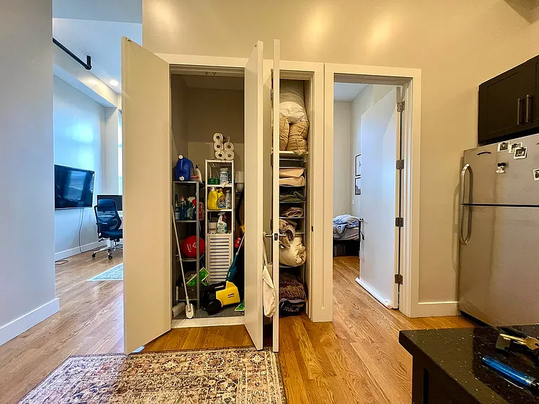 53 S 11th St #6A — Photo 8