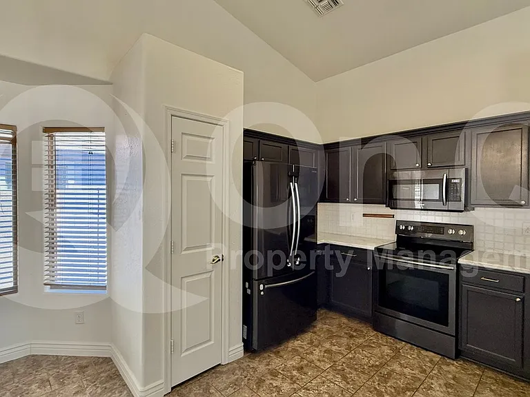 3242 E Bonanza Rd — Photo 4