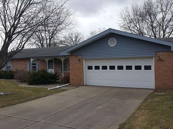 2nd image of 1035 S Trail Ln
