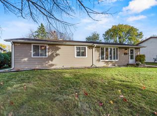 213 Fairway St, Combined Locks, WI 54113