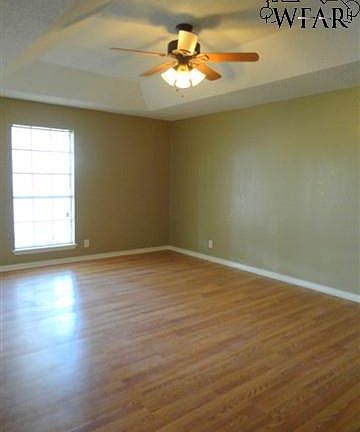 5th image of 3703 Clovis Dr