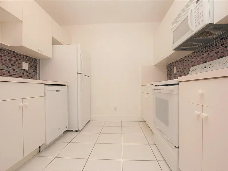 760 SE 2nd Ave #C207 — Photo 11