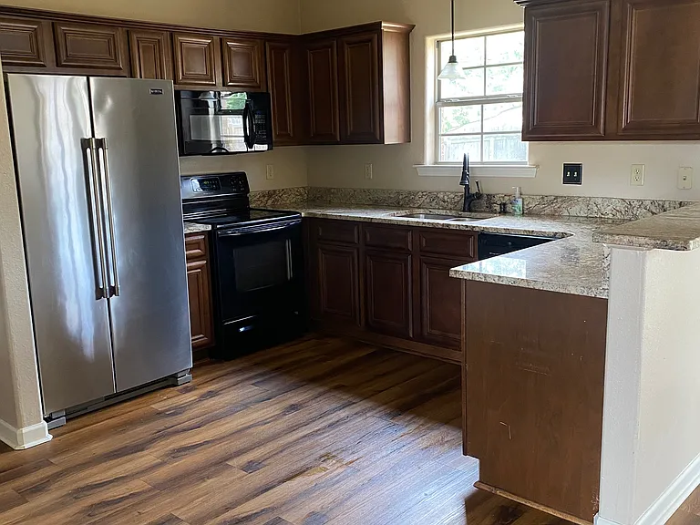 Red Cedar Cv — Photo 2