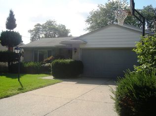 23965 Edinburgh St, Southfield, MI 48033