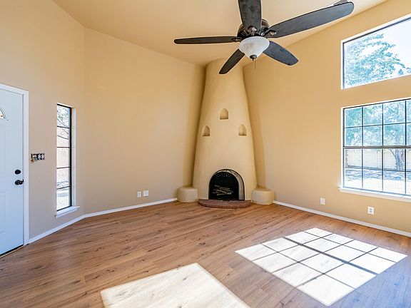 5th image of 6118 Mustang Ln NW