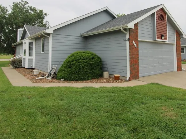677 Georgetown Rd, Salina, KS 67401