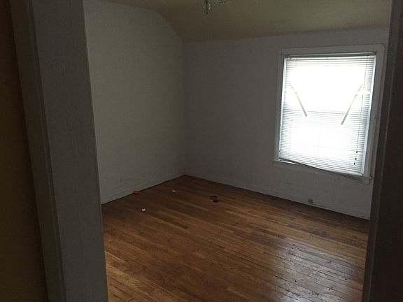 2nd image of 16904 Walden Ave
