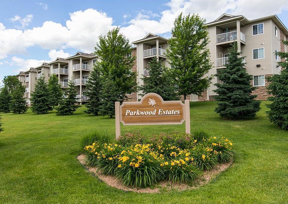 1st image of 1590 Parkwood Dr APT 108