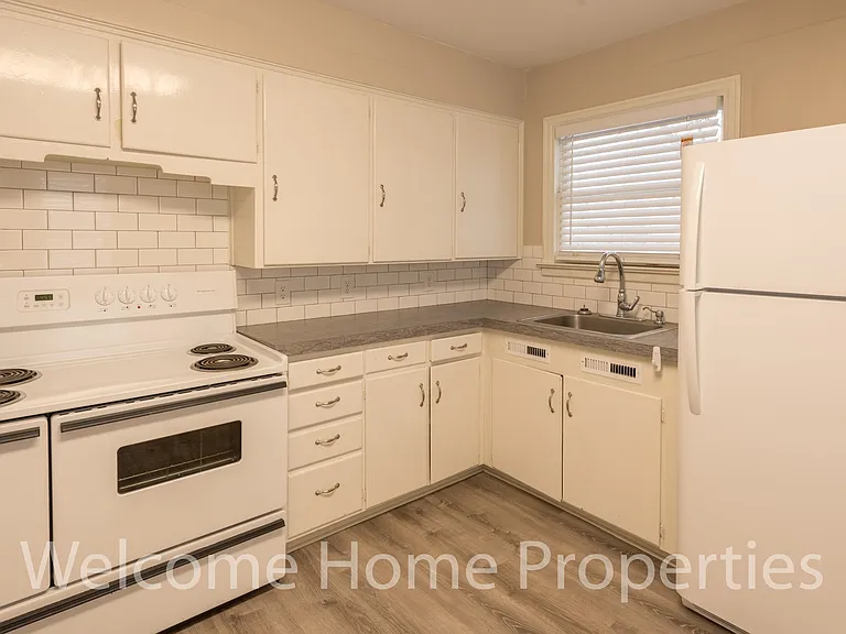 318 SE 6th St — Photo 1