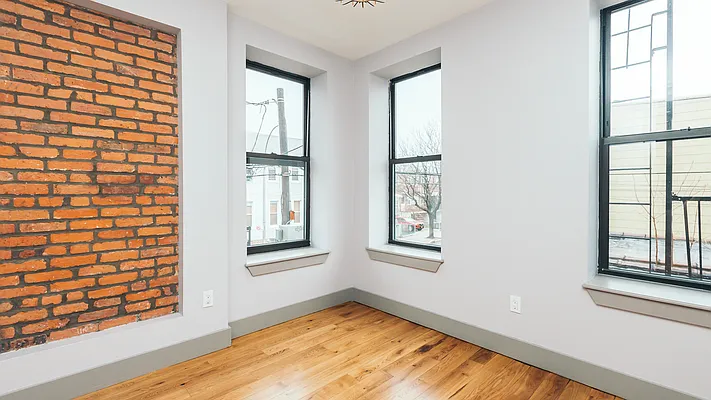 Rented by Nooklyn NYC LLC | media 12