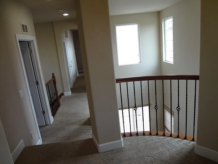 1123 Montague Ln — Photo 28