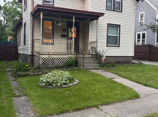 823 E Hunt St, Adrian, MI 49221