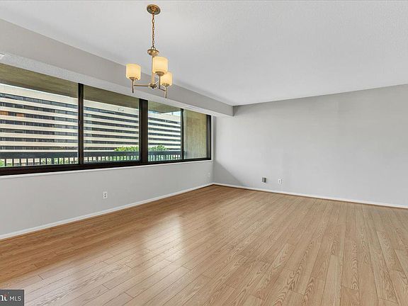 5th image of 3713 George Mason Dr APT 609