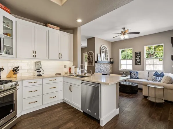 1112 Corte Riviera, Camarillo, CA 93010
