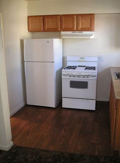 2nd image of 1560 Mill St
