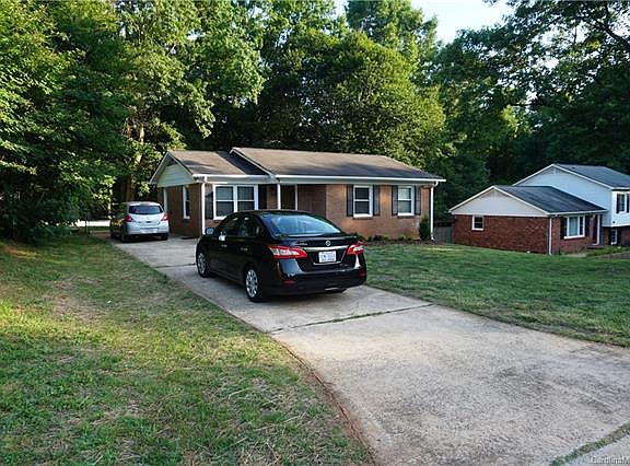4th image of 5319 Larewood Dr